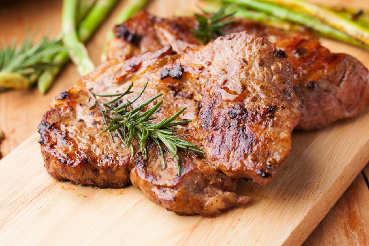 Oriental Hotel Okinawa Resort & Spa Nago Kültér fotó Lamb steak