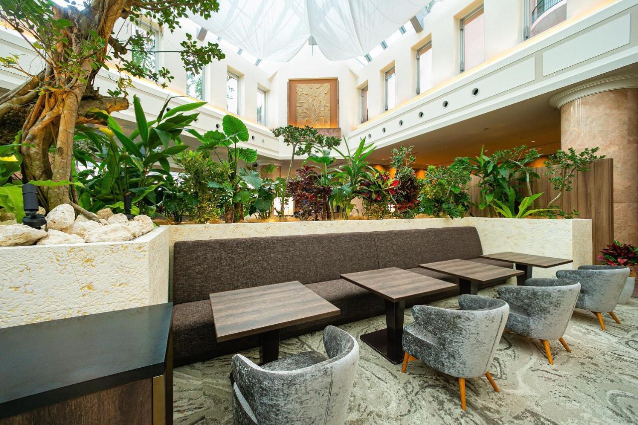 Oriental Hotel Okinawa Resort & Spa Nago Kültér fotó The interior of the hotel
