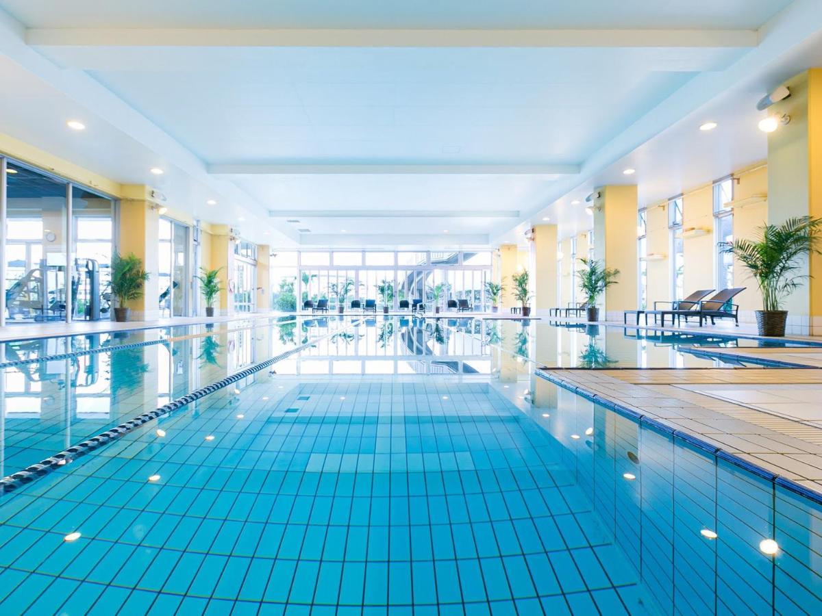 Oriental Hotel Okinawa Resort & Spa Nago Kültér fotó Indoor swimming pool