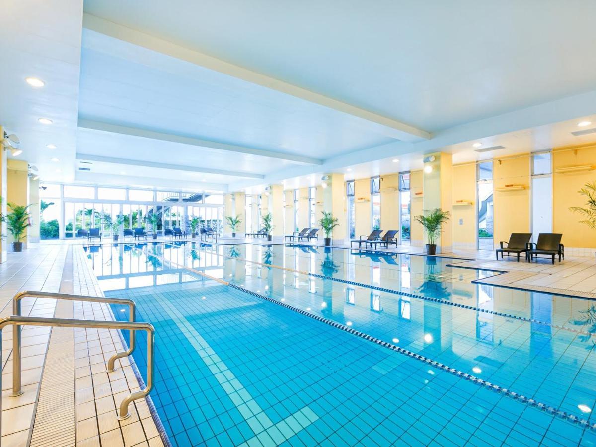 Oriental Hotel Okinawa Resort & Spa Nago Kültér fotó Indoor pool