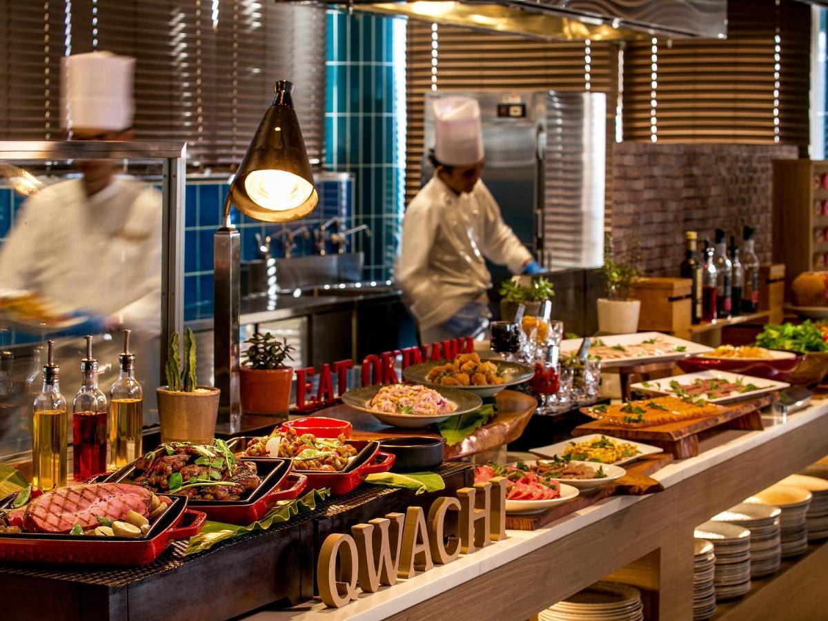Oriental Hotel Okinawa Resort & Spa Nago Kültér fotó A buffet at a restaurant